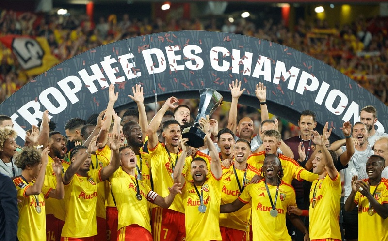 Lens-psg-1786940739